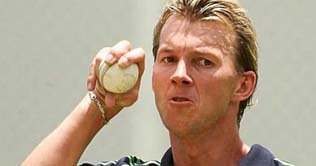 Lee to quit Tests to prolong career